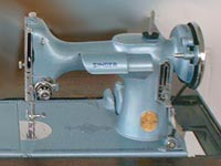 een oude naaimachine